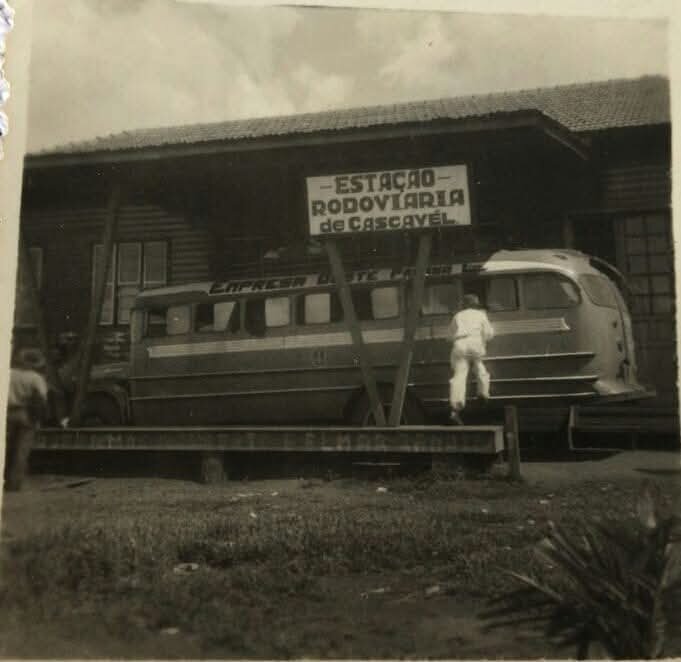 A primeira rodoviária da cidade - 1955