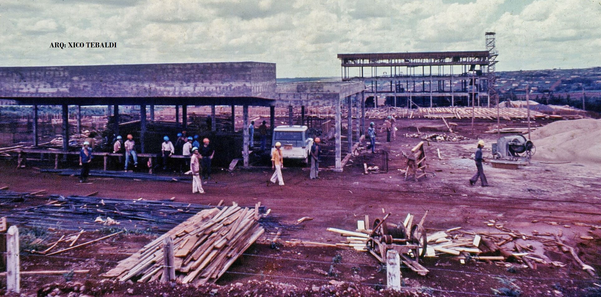 Construção do Hospital Universitário do Oeste do Paraná - 9 de novembro de 1977