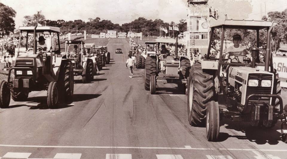 Corrida de tratores no Autódromo Internacional - Ano desconhecido