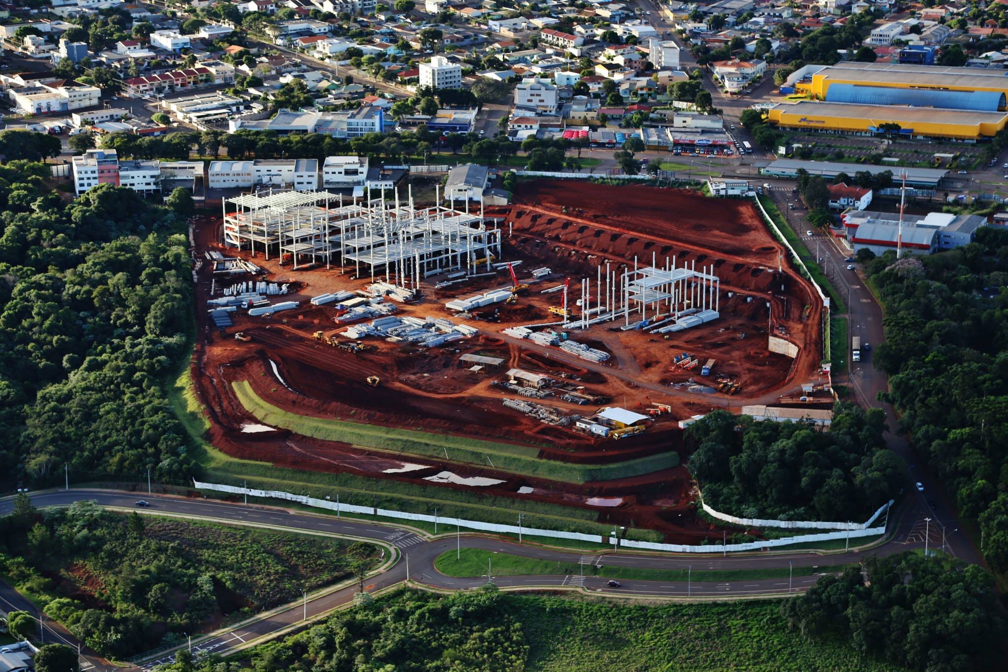 Construção do Catuaí Cascavel - 2014