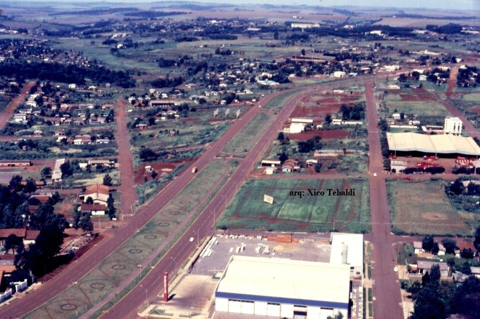 Avenida Tancredo Neves - Década de 1980